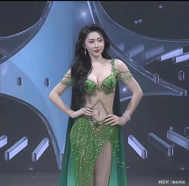 新一届港姐亮相红毯，这审美又回来了
