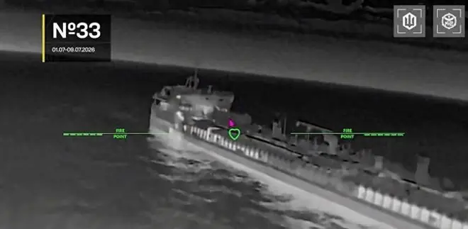 流干最后一滴血?乌克兰5天炸近50艘油轮,俄罗斯炸毁200座加油站