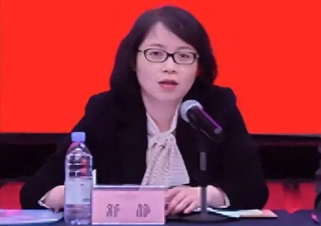 涉案470万借名贷!重庆农商行原副行长舒静三罪并罚获刑16年罚金290万