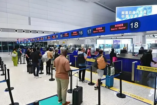 有签证照样进不来!白云机场动真格了,“空包族”被拦在国门外