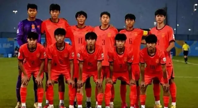 国足3-0澳大利亚! 赛后澳洲主帅盛赞中国队一人, 他是中国男足未来