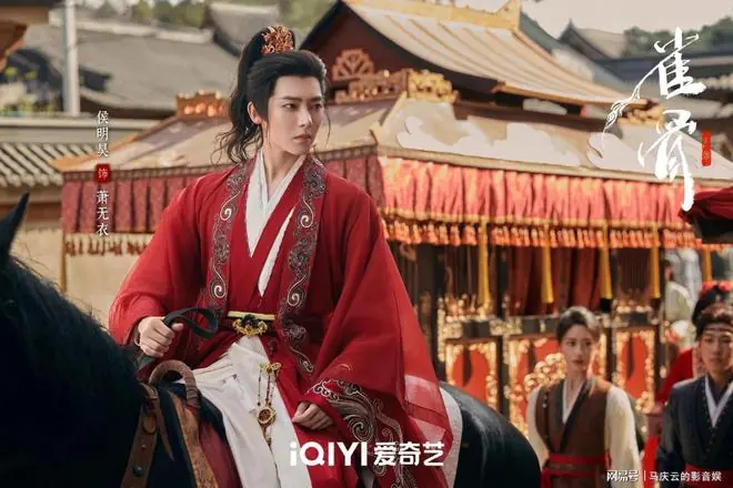 《雀骨》侯明昊演技如何?一场逼宫戏,演成前排看戏,太呆板无力
