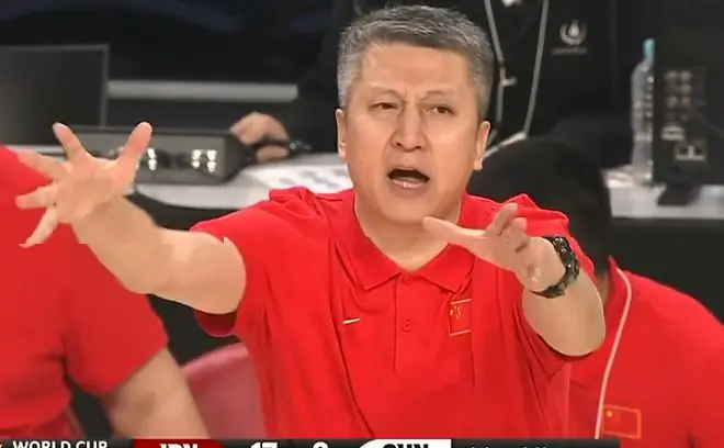 U17中国男篮14分逆转新西兰!中途换教练收获奇效,给郭士强打样