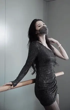 赞达亚新造型美且怪异 还是外国人会玩儿的动态图