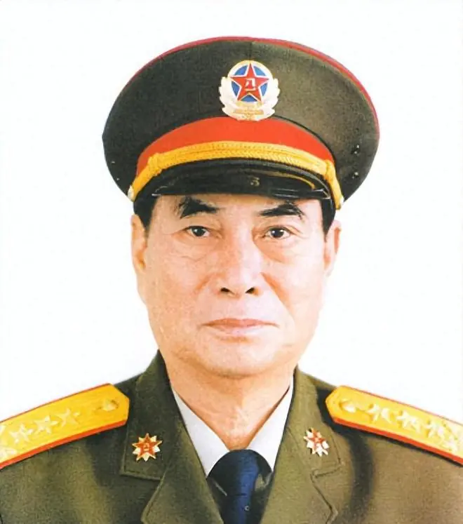 55年陈赓看好一个小参谋,点名要培养他:40年后此人成军委副主席