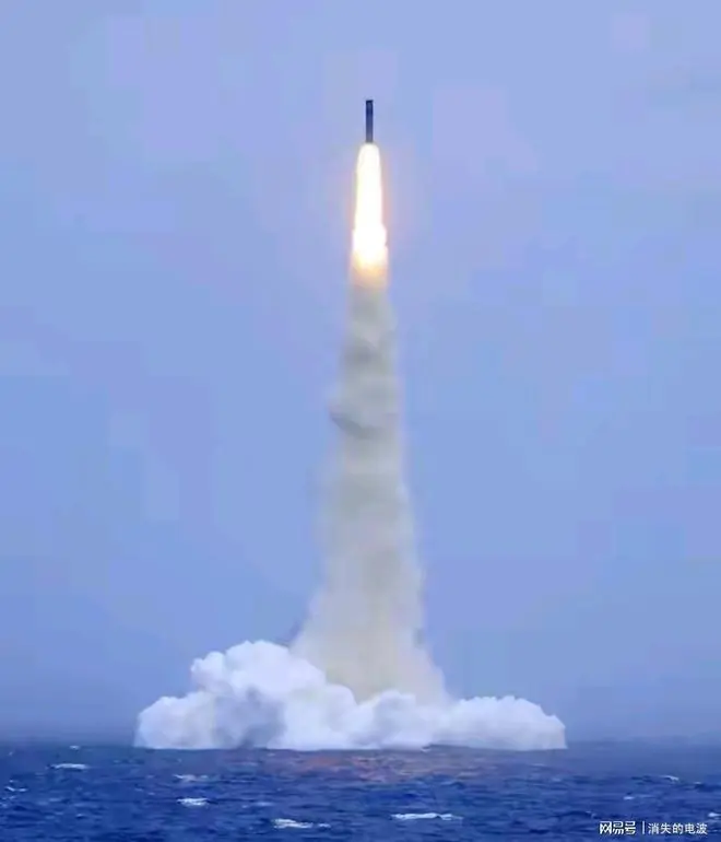 怪事!中国射程一万公里洲际导弹飞过日本上空,澳大利亚却先急了