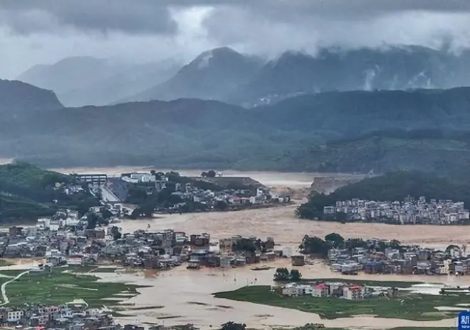 雷军也没想到,刘强东会因广西洪灾后的一个举动,实现口碑暴涨