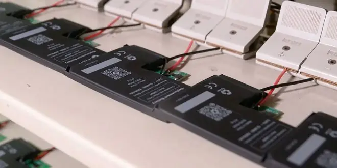探秘苹果iPhone电池生产线:iFixit亲手组装一块电池