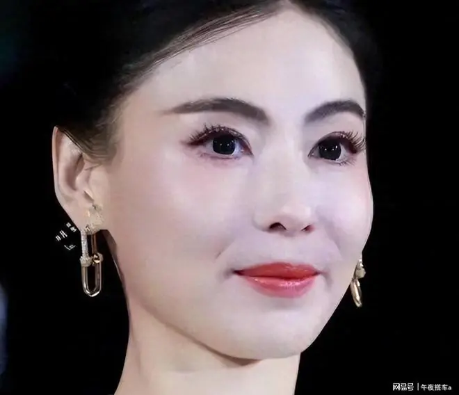 张柏芝私密猛料被曝后,谢霆锋彻底不装了,小儿子承受了“恶意”