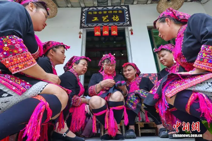 苗绣传人上“中国好人榜”:将古老技艺“绣”出圈