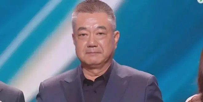董勇说:“我特别希望有哪个单位要我,能有退休工资和劳保。单位的工资足够我吃喝,让我生活状态稳定...”