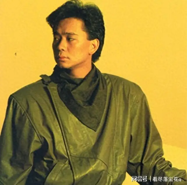 他曾与四大天王齐名,被富婆包养十年后变痴傻,看破红尘当了和尚
