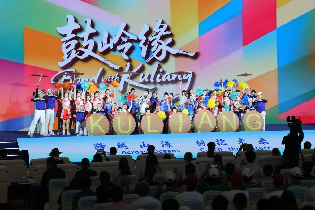 追光丨“比赛终有胜负,但友谊不会‘三振出局’”